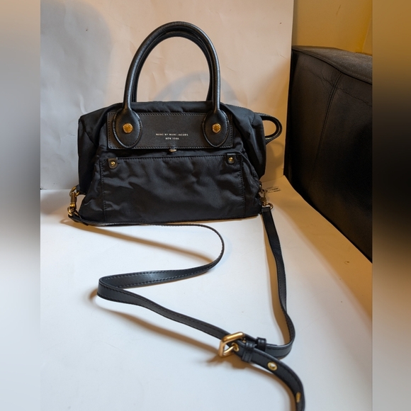 Marc Jacobs Handbags - Mark by Mark Jacobs black shoulder/crossbody bag in VGUC